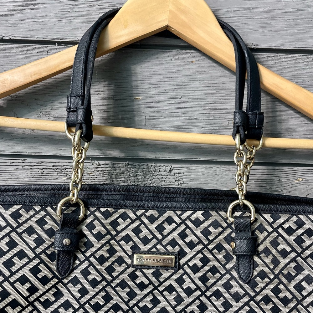 Tommy Hilfiger Logo Catch All Tote Bag Purse - Picture 3 of 10